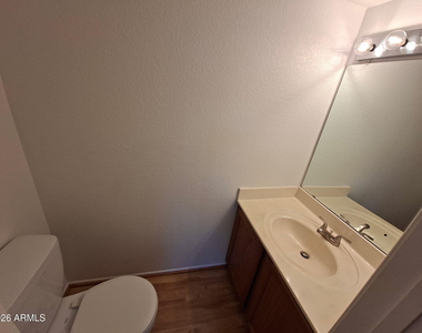 8750 W Grovers Avenue - Photo Thumbnail 22