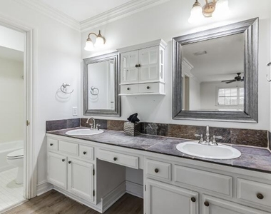 415 Pine Tree Court - Photo Thumbnail 4