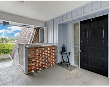 415 Pine Tree Court - Photo Thumbnail 6