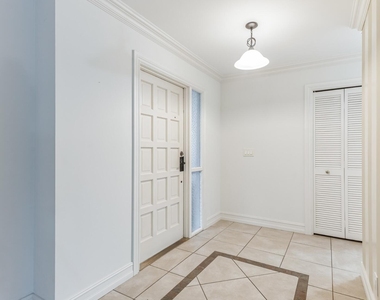 415 Pine Tree Court - Photo Thumbnail 8