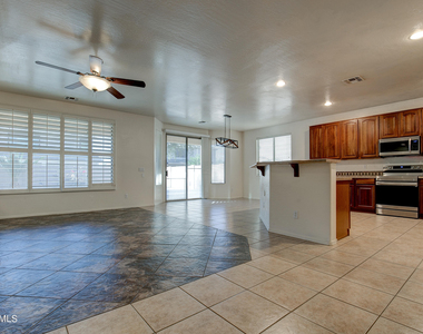 13643 W Country Gables Drive - Photo Thumbnail 9