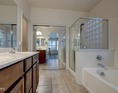 13643 W Country Gables Drive - Photo Thumbnail 28
