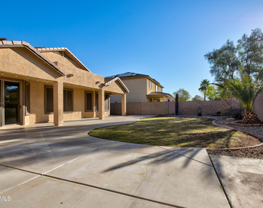 13643 W Country Gables Drive - Photo Thumbnail 32