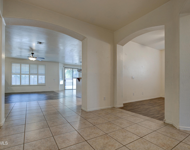 13643 W Country Gables Drive - Photo Thumbnail 7