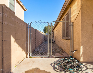 13643 W Country Gables Drive - Photo Thumbnail 29
