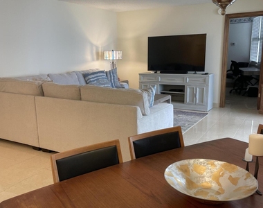 2800 N Ocean Drive - Photo Thumbnail 4