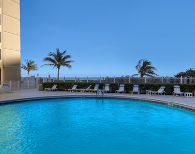 2800 N Ocean Drive - Photo Thumbnail 11
