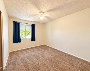 5723 N 62nd Avenue - Photo Thumbnail 10