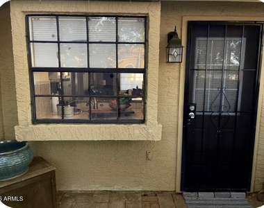 5704 E Aire Libre Avenue - Photo Thumbnail 14