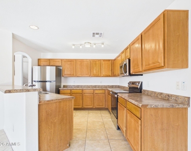 1661 W Harding Avenue - Photo Thumbnail 7