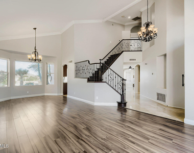 519 W Mountain Vista Drive - Photo Thumbnail 8