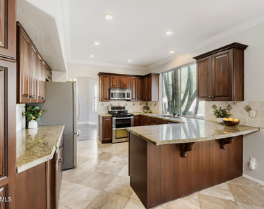 519 W Mountain Vista Drive - Photo Thumbnail 11
