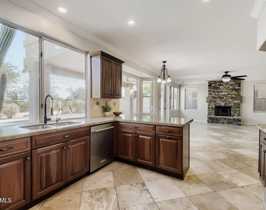 519 W Mountain Vista Drive - Photo Thumbnail 13