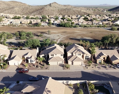519 W Mountain Vista Drive - Photo Thumbnail 2