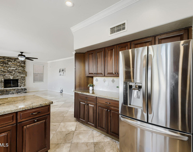 519 W Mountain Vista Drive - Photo Thumbnail 14