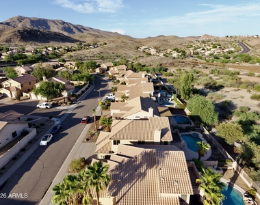 519 W Mountain Vista Drive - Photo Thumbnail 41