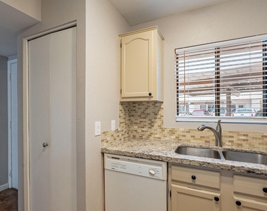 11666 N 28th Drive - Photo Thumbnail 7