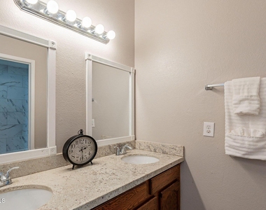 11666 N 28th Drive - Photo Thumbnail 15