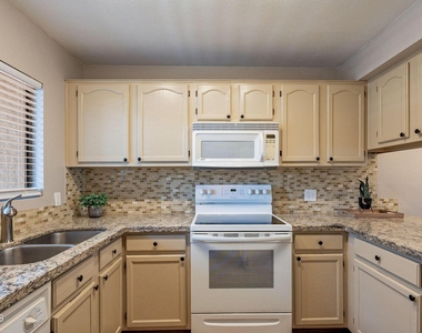 11666 N 28th Drive - Photo Thumbnail 6