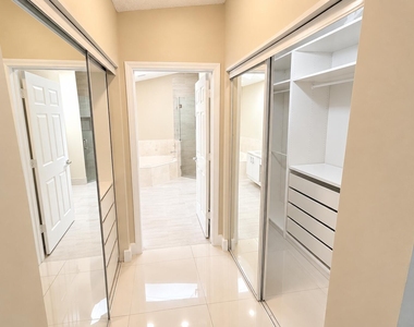 8045 Copenhagen Way - Photo Thumbnail 10