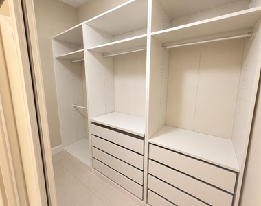 8045 Copenhagen Way - Photo Thumbnail 11