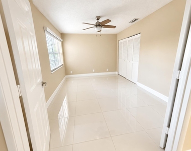 8045 Copenhagen Way - Photo Thumbnail 15