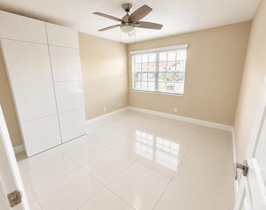 8045 Copenhagen Way - Photo Thumbnail 14