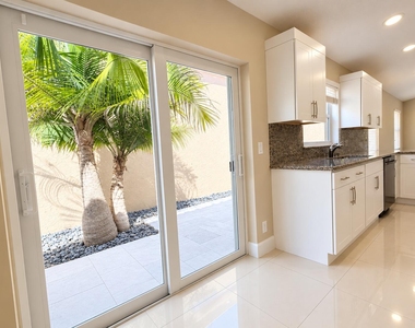 8045 Copenhagen Way - Photo Thumbnail 5