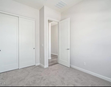 15565 S 181st Lane - Photo Thumbnail 17