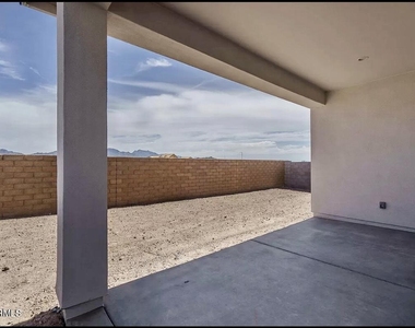 15565 S 181st Lane - Photo Thumbnail 20