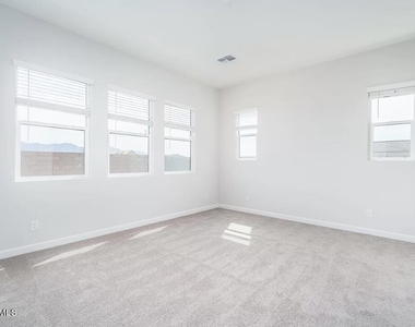 15565 S 181st Lane - Photo Thumbnail 9