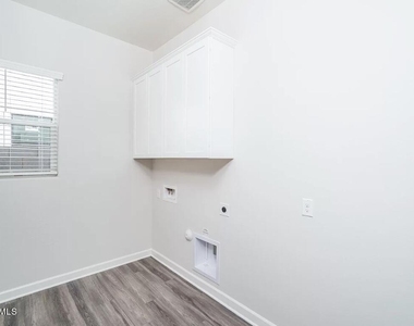 15565 S 181st Lane - Photo Thumbnail 19