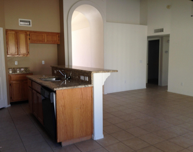 1918 E Marquette Drive - Photo Thumbnail 12