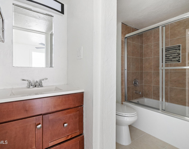 1115 W Ironwood Drive - Photo Thumbnail 14