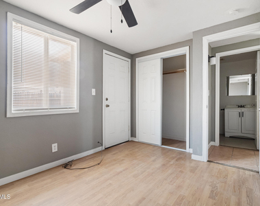 327 N 20th Avenue - Photo Thumbnail 13