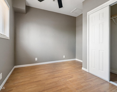 327 N 20th Avenue - Photo Thumbnail 10