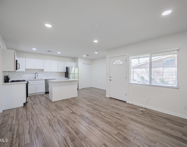 1624 E Campbell Avenue - Photo Thumbnail 3