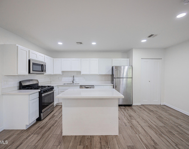 1624 E Campbell Avenue - Photo Thumbnail 7