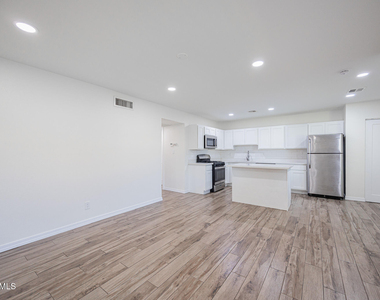 1624 E Campbell Avenue - Photo Thumbnail 6