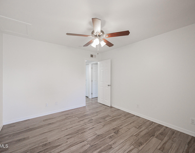 1624 E Campbell Avenue - Photo Thumbnail 16