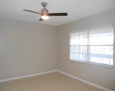 13809 Royal Palm Court - Photo Thumbnail 15