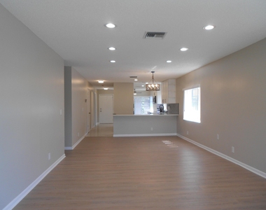 13809 Royal Palm Court - Photo Thumbnail 8