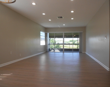 13809 Royal Palm Court - Photo Thumbnail 6