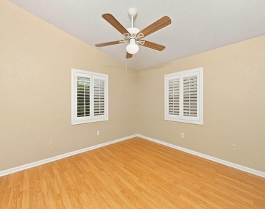1566 Hollyhock Road - Photo Thumbnail 5