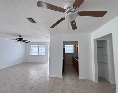 725 W Tiffany Drive - Photo Thumbnail 1