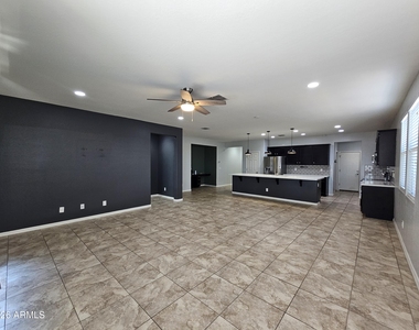 10155 W Los Gatos Drive - Photo Thumbnail 8