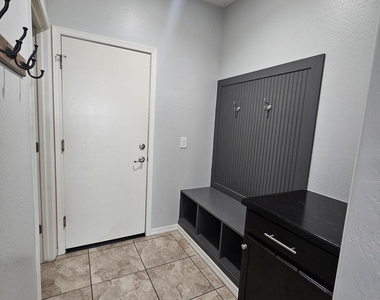 10155 W Los Gatos Drive - Photo Thumbnail 9