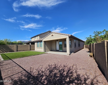 10155 W Los Gatos Drive - Photo Thumbnail 17