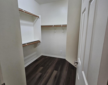 10155 W Los Gatos Drive - Photo Thumbnail 13
