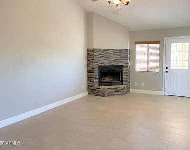 10235 N 31st Street - Photo Thumbnail 1
